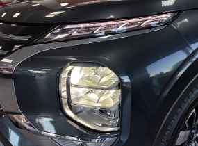 MITSUBISHI Outlander 2.5 CVT Ultimate Plus
