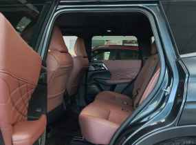 MITSUBISHI Outlander 2.5 CVT Ultimate Plus