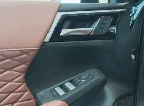 MITSUBISHI Outlander 2.5 CVT Ultimate Plus