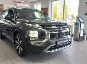 MITSUBISHI Outlander 2.5 CVT Ultimate Plus