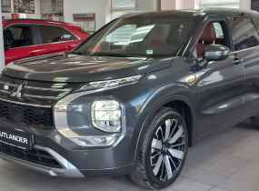 MITSUBISHI Outlander 2.5 CVT Ultimate Plus