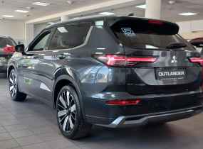 MITSUBISHI Outlander 2.5 CVT Ultimate Plus