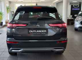 MITSUBISHI Outlander 2.5 CVT Ultimate Plus