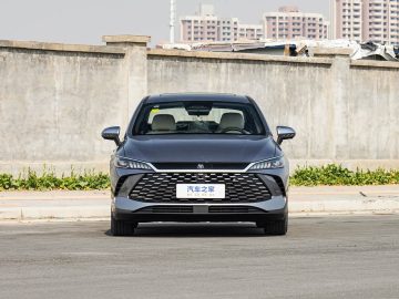BYD Qin PLUS DM-i Intelligent Driving Edition 55KM Leading Type
