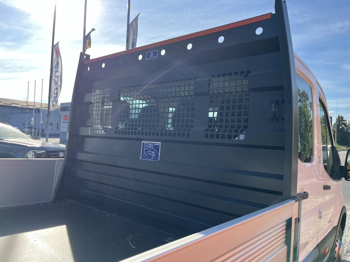 Ford Transit Double Chassis Cab Base 470E L4