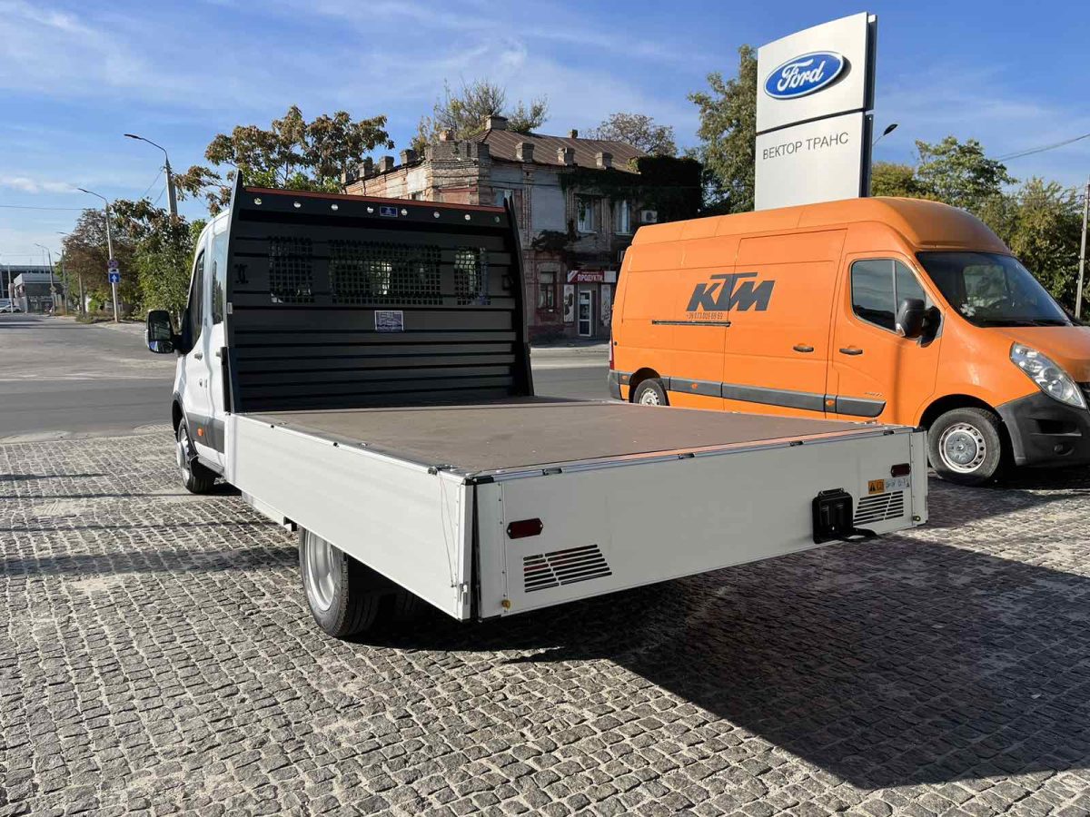 Ford Transit Double Chassis Cab Base 470E L4