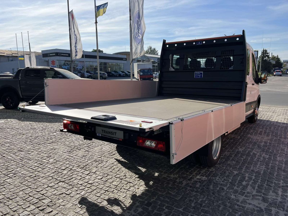 Ford Transit Double Chassis Cab Base 470E L4