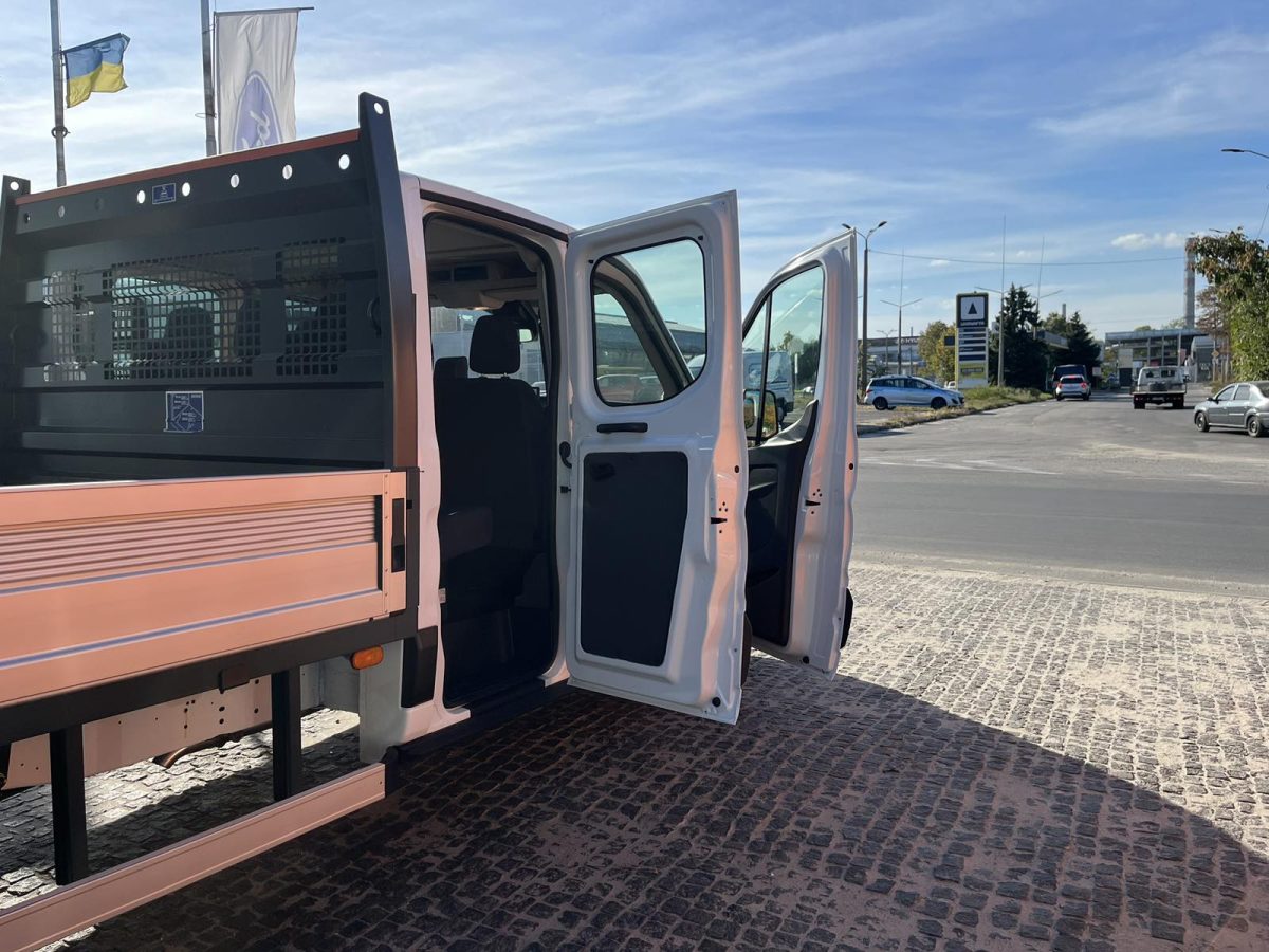 Ford Transit Double Chassis Cab Base 470E L4