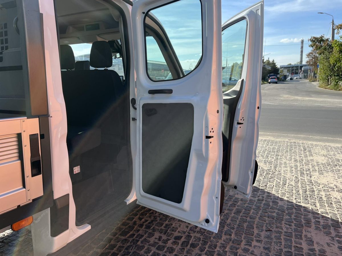 Ford Transit Double Chassis Cab Base 470E L4