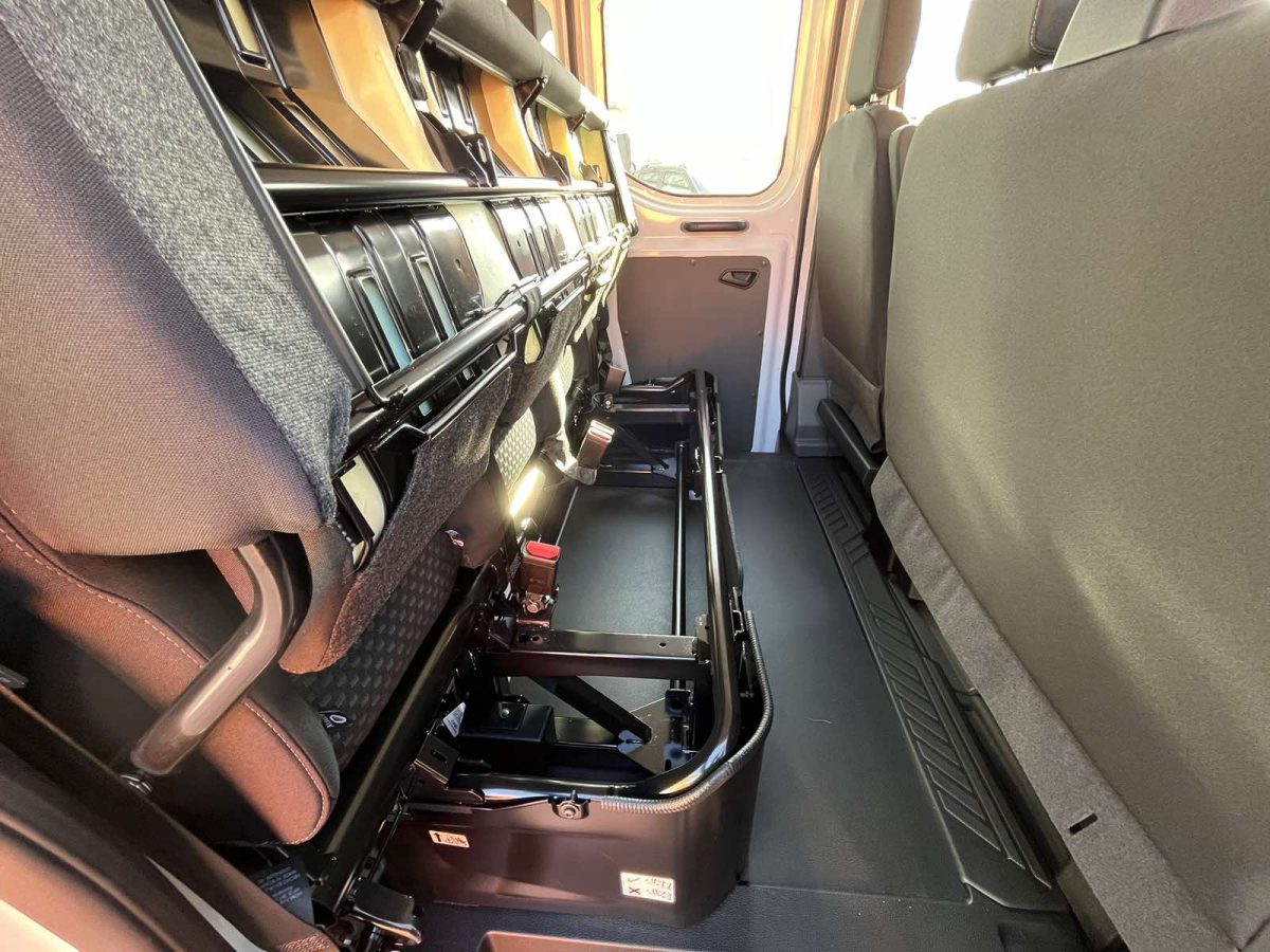 Ford Transit Double Chassis Cab Base 470E L4