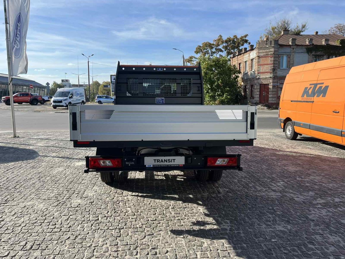 Ford Transit Double Chassis Cab Base 470E L4