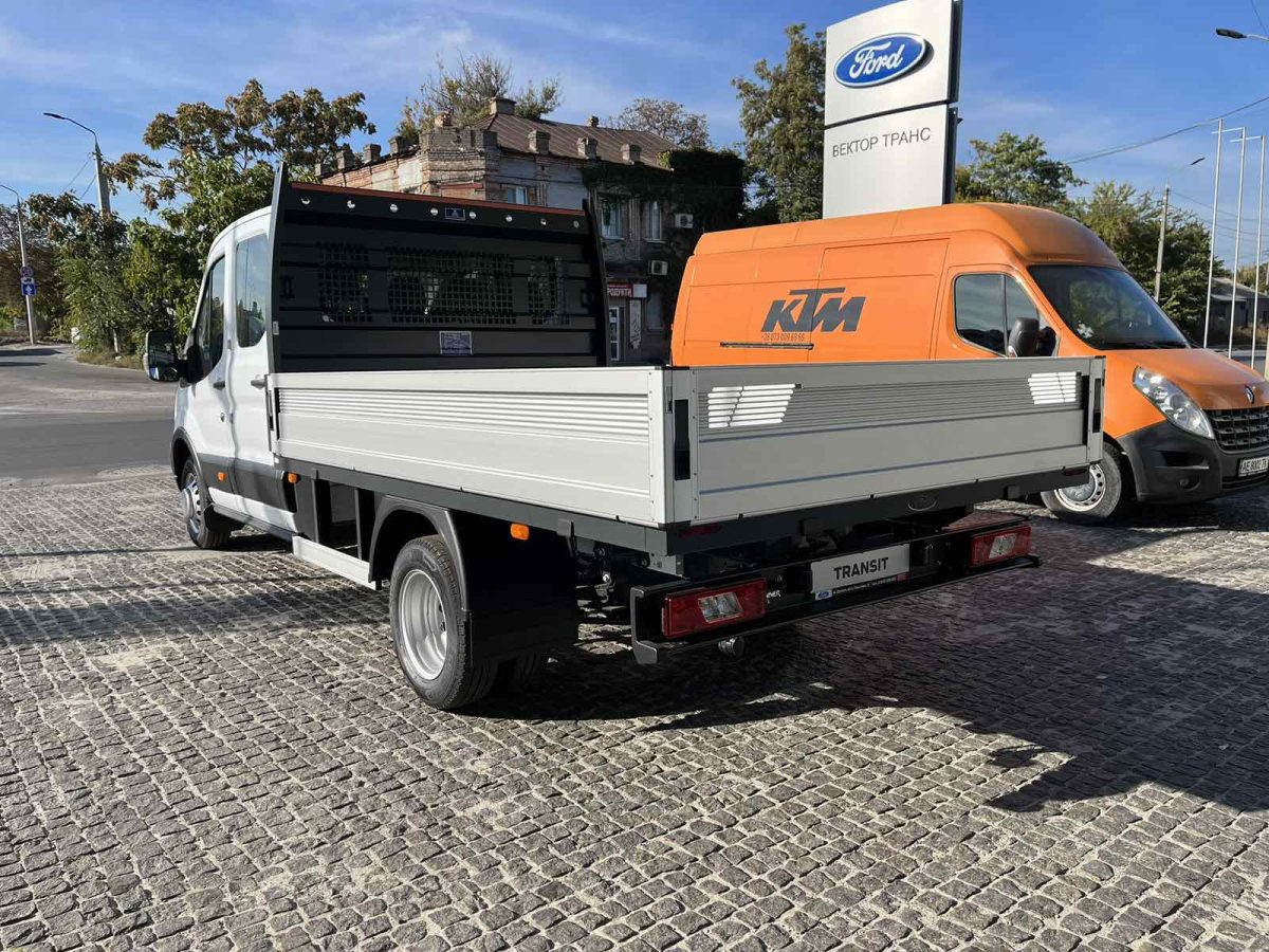 Ford Transit Double Chassis Cab Base 470E L4
