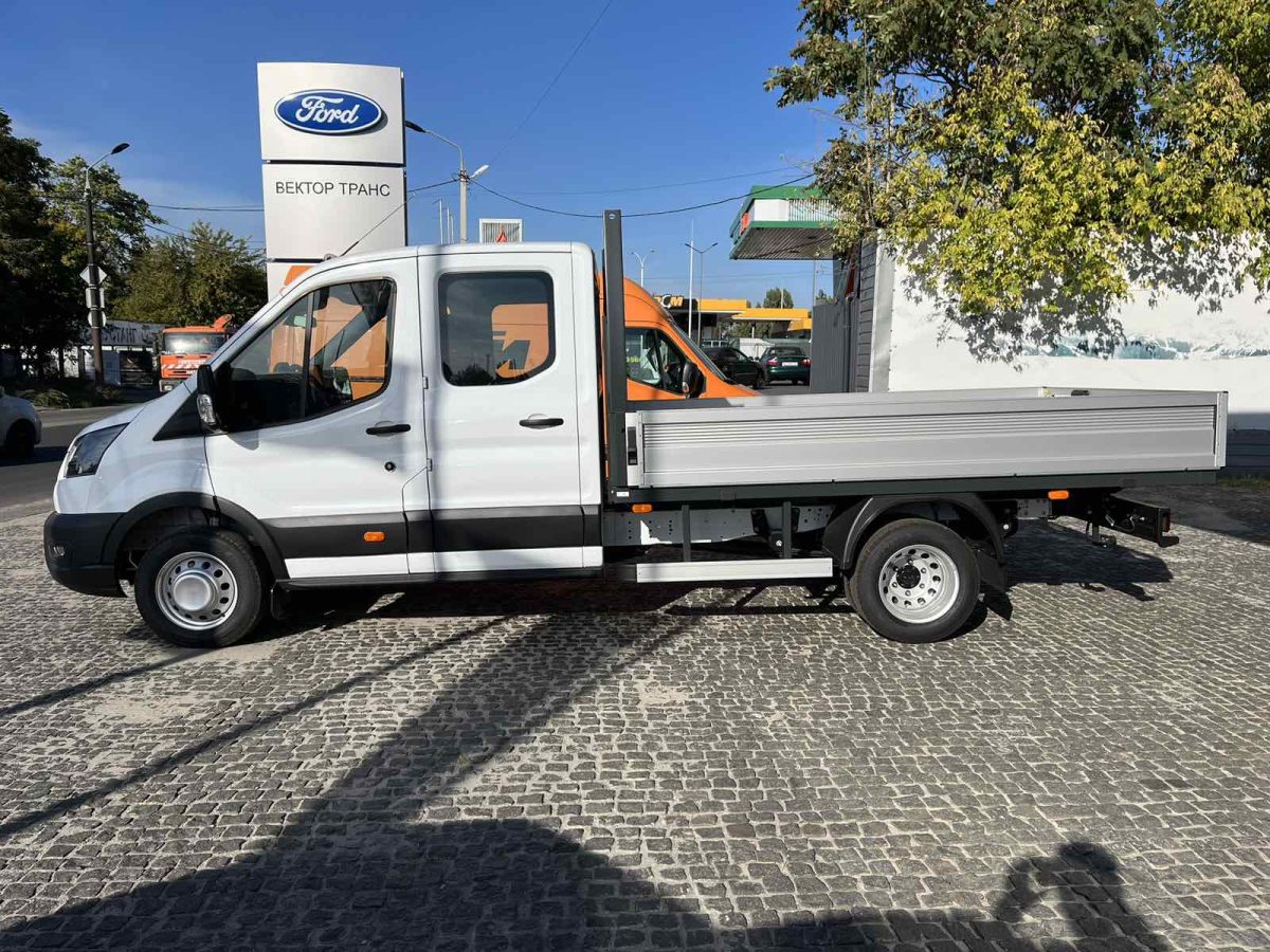 Ford Transit Double Chassis Cab Base 470E L4